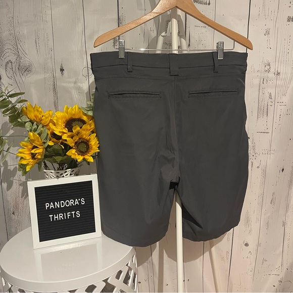 Lee Men’s Cooltex Sport Gray Shorts Size 36 Preowned - Picture 2 of 5